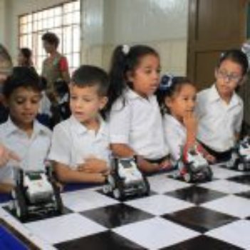 ​Impulsamos el aprendizaje en niños de Antímano con la exposición Robótica Educativa